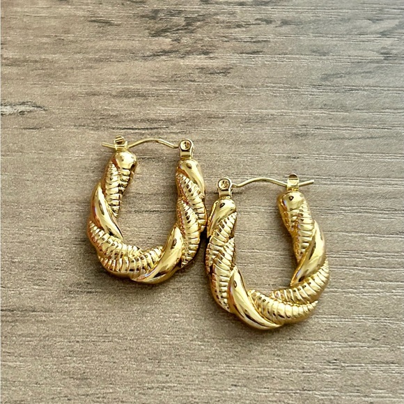 Twisted 18k Gold Plated Hoop Earrings - Picture 1 of 4